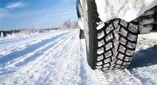 車輛在冰雪路面可利用發(fā)動(dòng)機(jī)制動(dòng)嗎