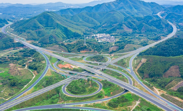 駕駛機(jī)動(dòng)車在高速公路上倒車扣幾分