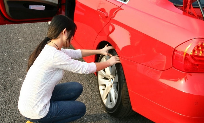 汽車(chē)自己換輪胎怎么換