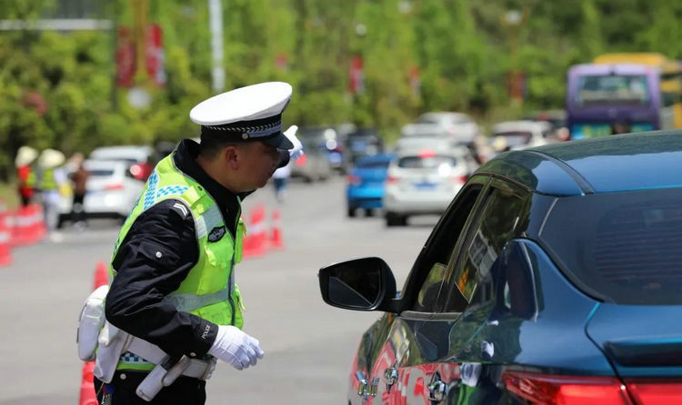 駕照暫扣期間開車交警怎么處罰