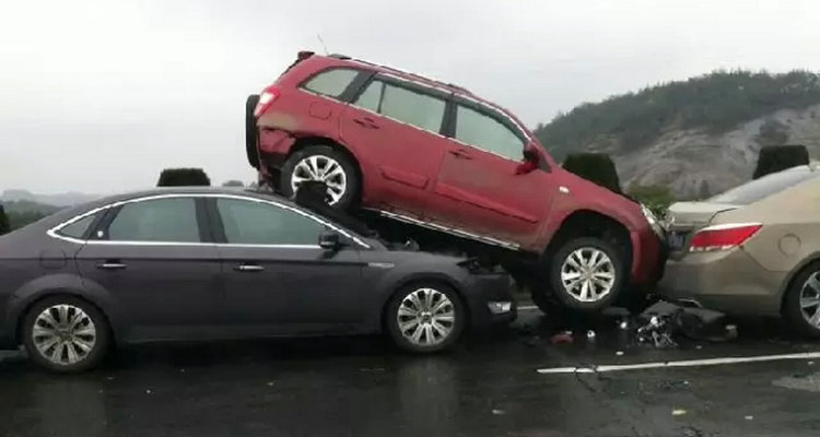 開車追尾別人我全責(zé)處理流程