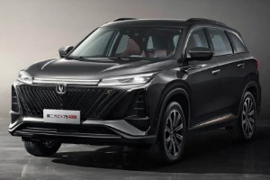 長安cs75plus藍鯨版2022款這車怎么樣 車身長達4.7米(油耗實測8.4L)