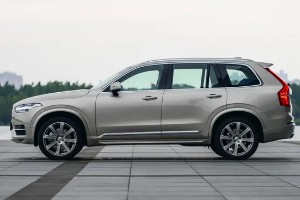 沃爾沃xc90二手車報(bào)價及圖片 xc90二手價格25萬(表顯里程5萬公里)