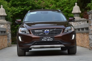 沃爾沃xc60怎么樣 加速動(dòng)力強(qiáng)、車(chē)身油耗低、車(chē)內(nèi)空間效果好