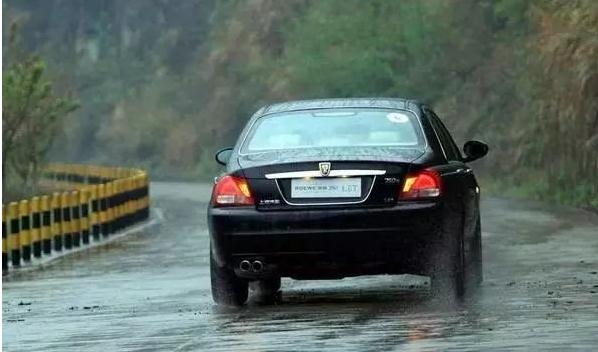 山區(qū)道路對(duì)安全行車的主要影響，路況不好要集中精力