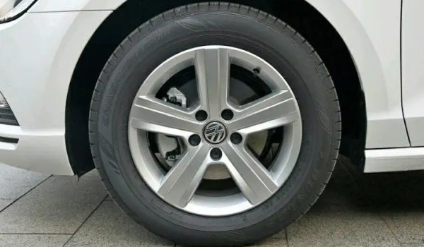 大眾凌渡輪胎尺寸多大 輪胎型號為225/45 r18