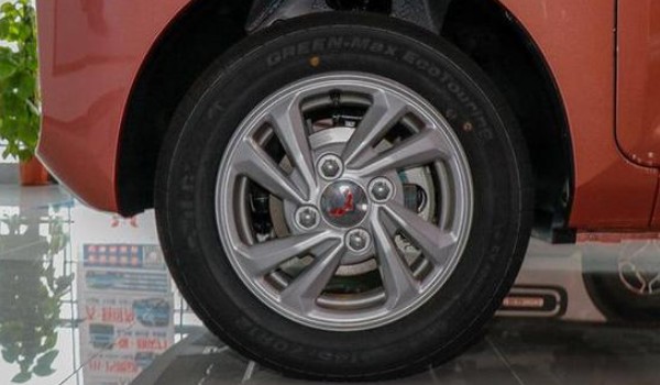 五菱宏光miniev輪胎尺寸 輪胎型號為145/70 r12