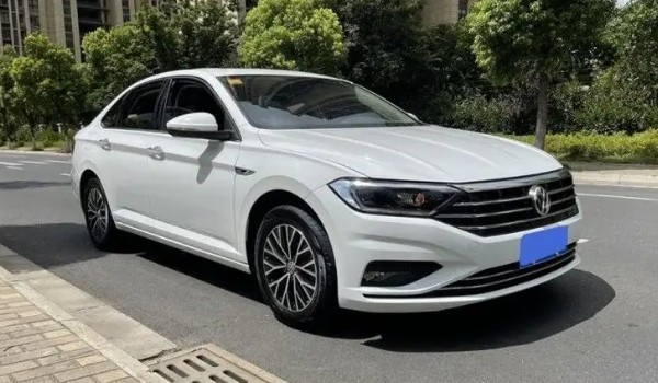 大眾sagitar是什么車(chē) 大眾速騰(配置豪華車(chē)身長(zhǎng)達(dá)4.7米)