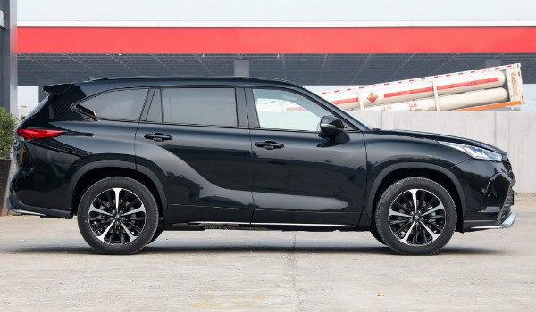 皇冠陸放suv2022全新款價(jià)格 新車(chē)售價(jià)27萬(wàn)一輛(落地31萬(wàn))