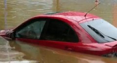 車窗沒關(guān),淋雨了,算泡水車?泡水車分為靜態(tài)泡水和動態(tài)泡水