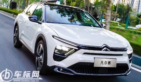 凡爾賽c5x二手車價(jià)格多少 僅需要11萬(wàn)(表顯里程1萬(wàn)公里)