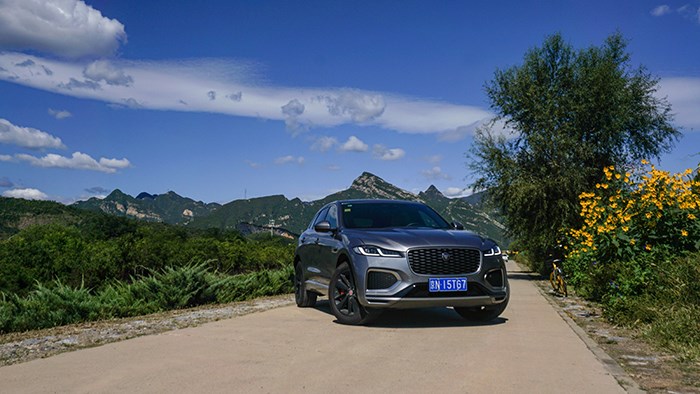 個(gè)性鮮明 捷豹F-PACE 2.0T 賽旗版評(píng)測(cè)